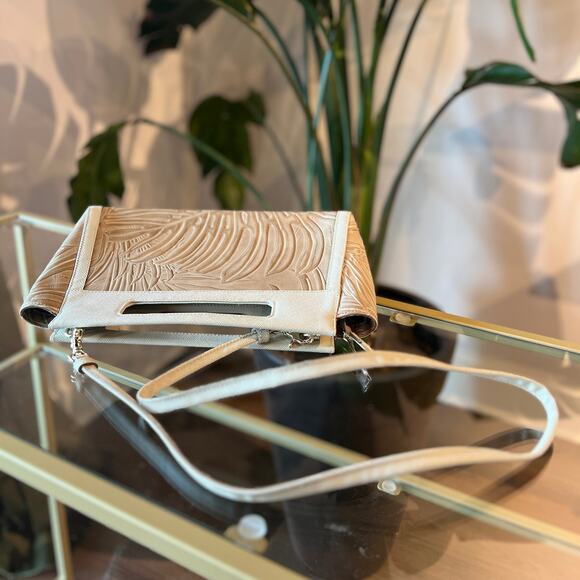 BRAHMIN Embossed Lenox Clutch - Picture 5 of 11